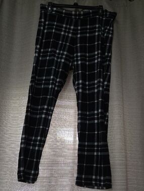 Black & White Plaid Fleece Lounge Pants